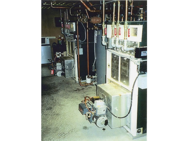 Auto Spa’s four bay oil change shop and car wash saves thousands every year by recycling their used oil onsite into heat.